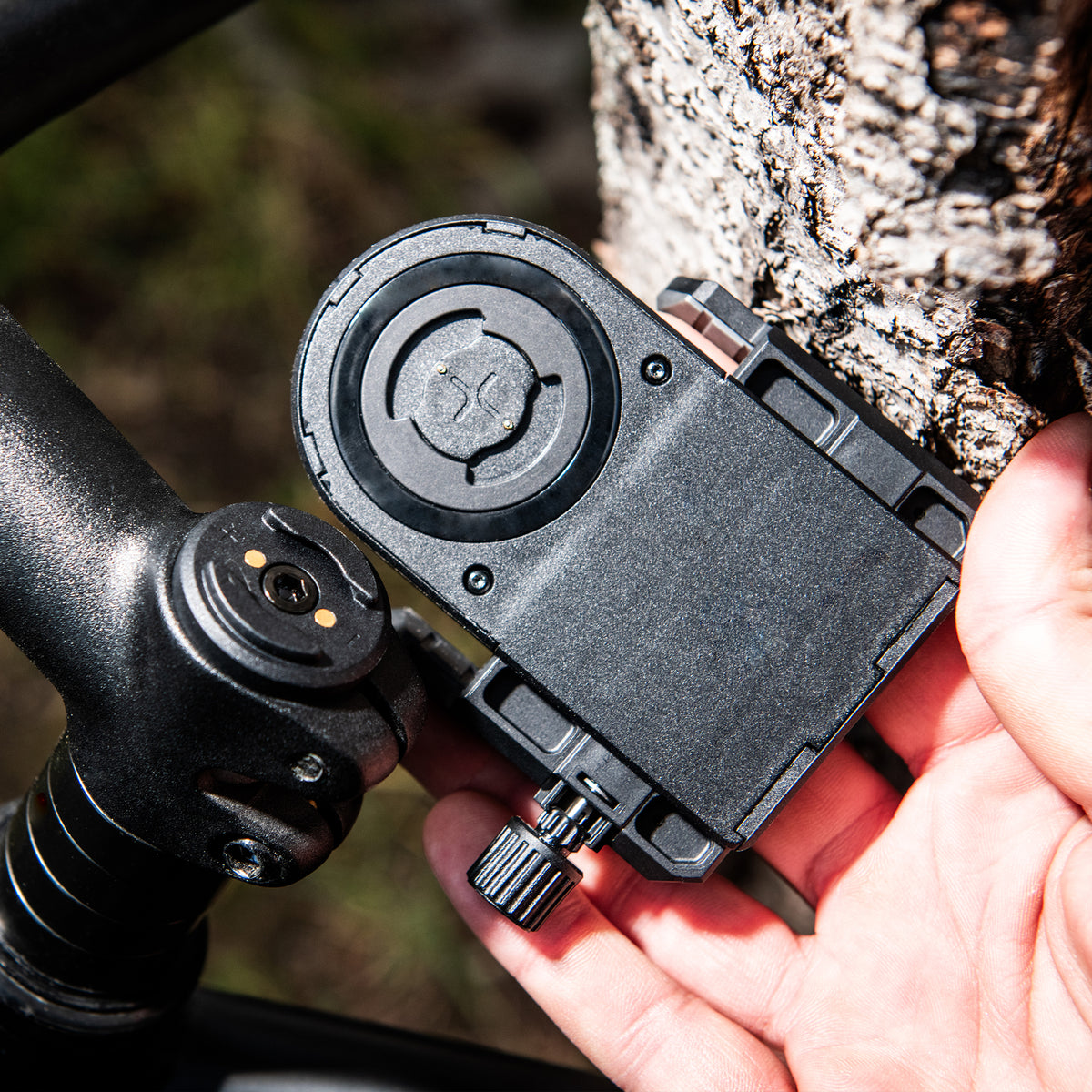 E-Cap Universal Charging Phone Clamp